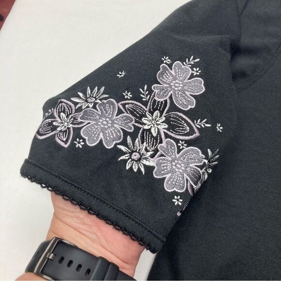 Vintage Bon Worth Top SZ S Black with White Gray Floral Appliqué 3/4 Sleeve Tee - Picture 6 of 13